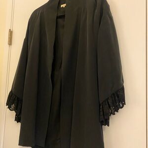 Elkin Black Collared Silk Blazer with Lace Sleeves